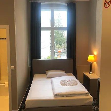 伽斯腾纳酒店 2*