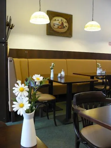 가슈타이너 호프 호텔 2*